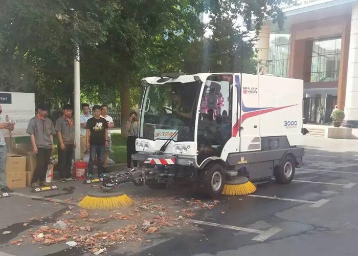 道路宝洗地车实用效果