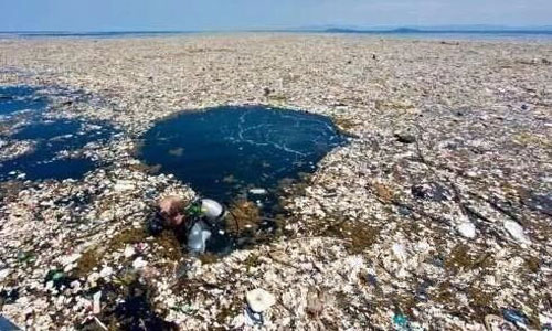 海面漂浮的垃圾