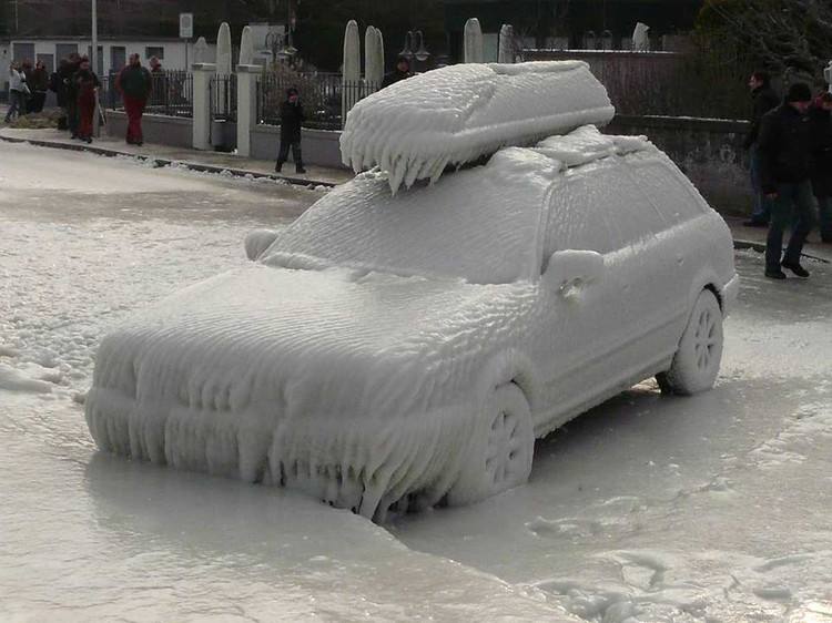 雨雪天气道路清扫车行车要注意安全